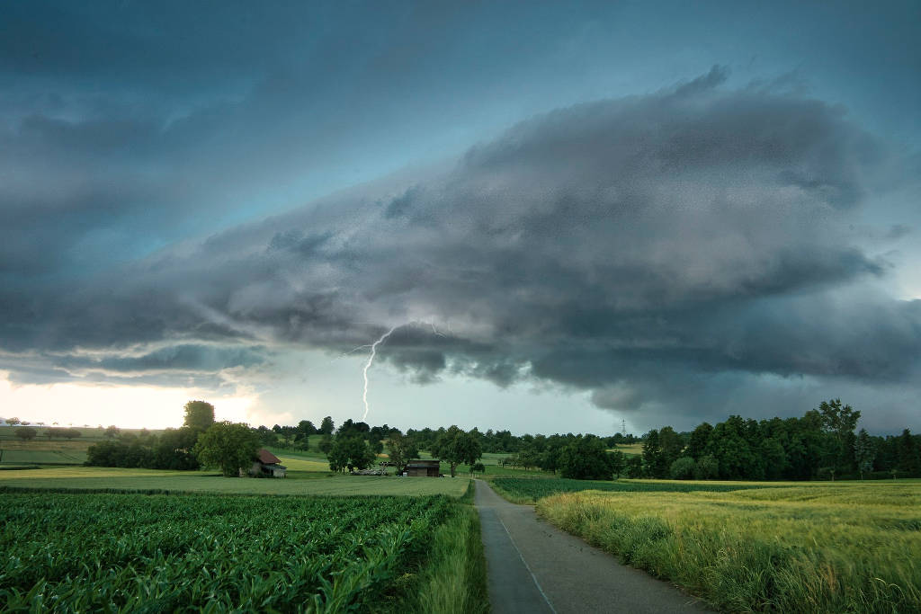 Dunkle Wolken über Schlammersfeld